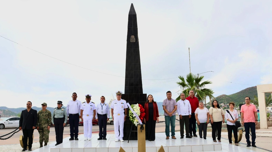 El Ayuntamiento de Guaymas a través de Acción Cívica realizó ceremonia de colocación de ofrenda floral y guardia de honor en el Obelisco Negro por el 177 aniversario de la Gesta Heroica de los Niños Héroes.