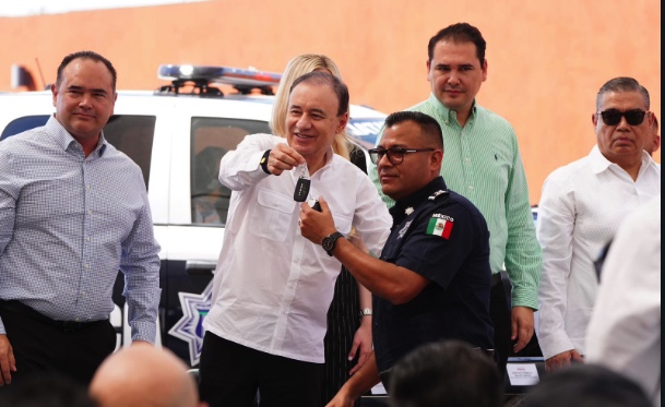 Realiza Gobernador Durazo fortalecimiento histórico en seguridad con equipamiento y entrega de patrullas