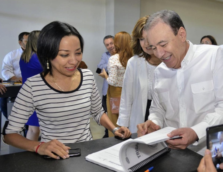 Promueve Gobernador Durazo jóvenes estudiantes sonorenses del programa de vivienda nacional